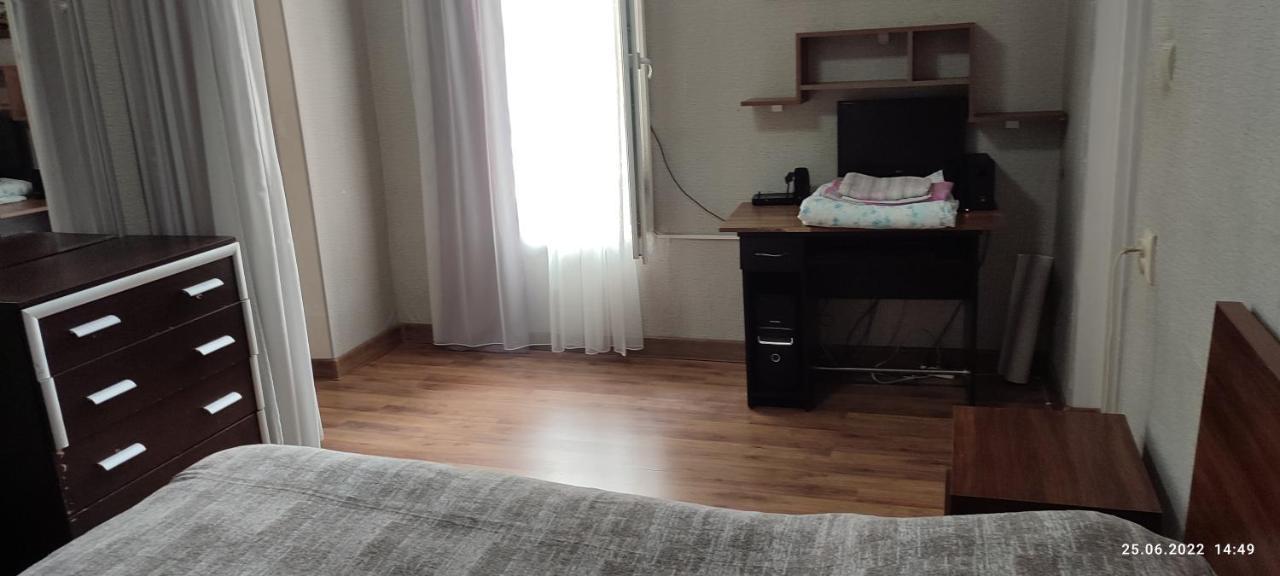 Квартира У Бульвара 1 Batoemi Buitenkant foto