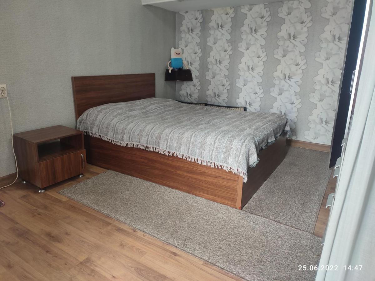 Квартира У Бульвара 1 Batoemi Buitenkant foto