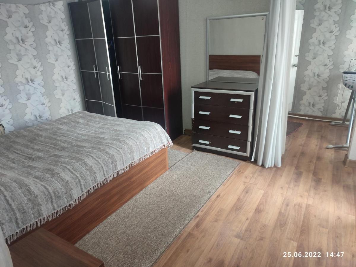 Квартира У Бульвара 1 Batoemi Buitenkant foto