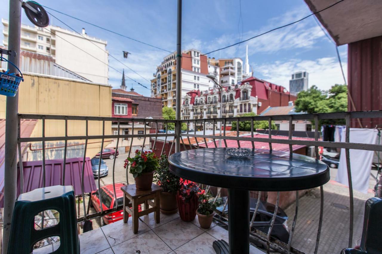 Квартира У Бульвара 1 Batoemi Buitenkant foto